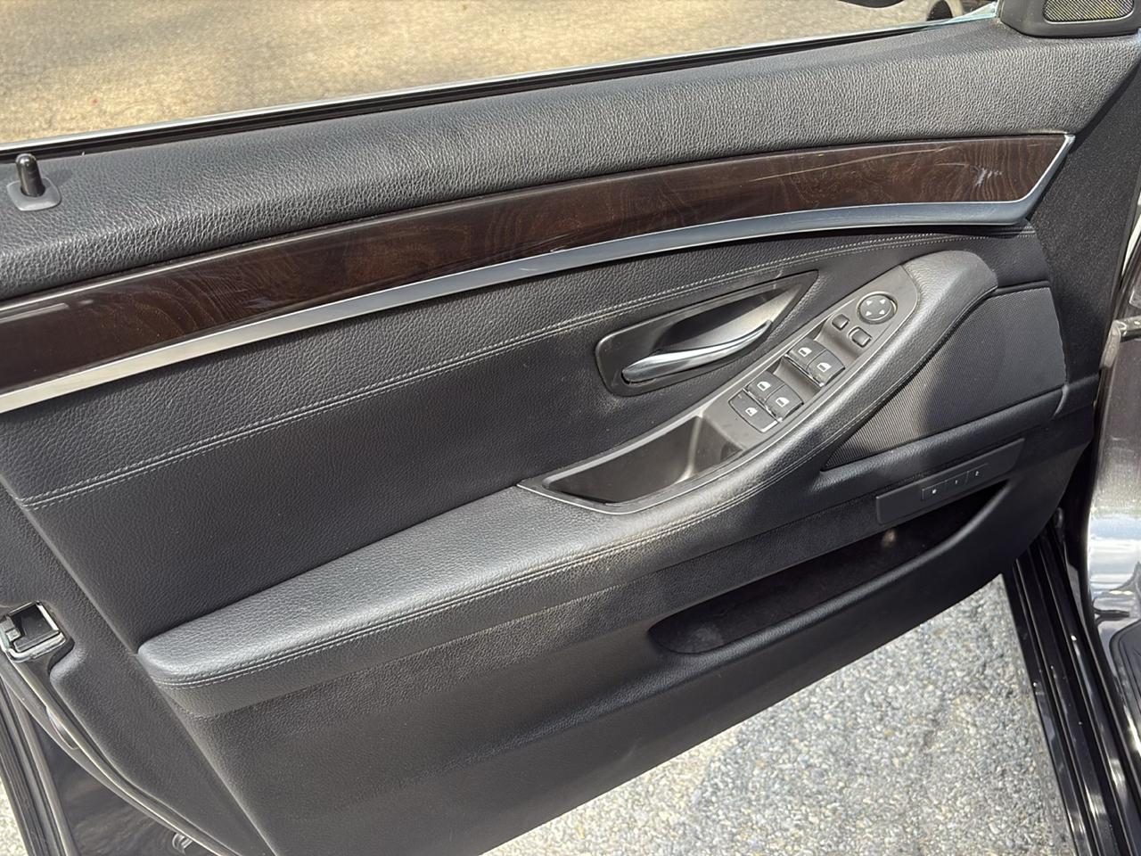BMW 5 Series 4dr Sdn 528i xDrive AWD 2013