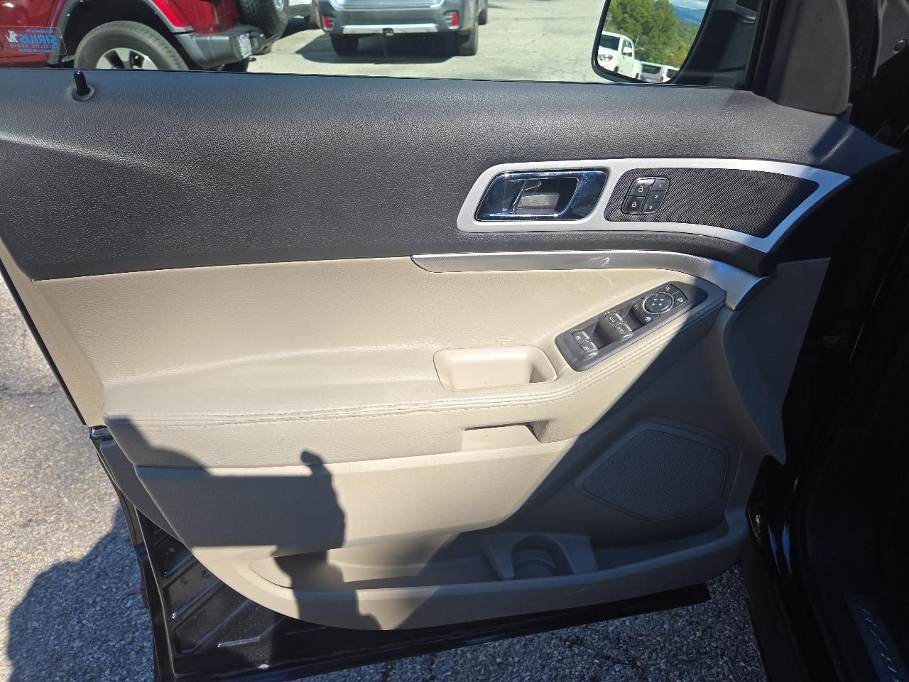 Ford Explorer FWD 4dr Limited 2011