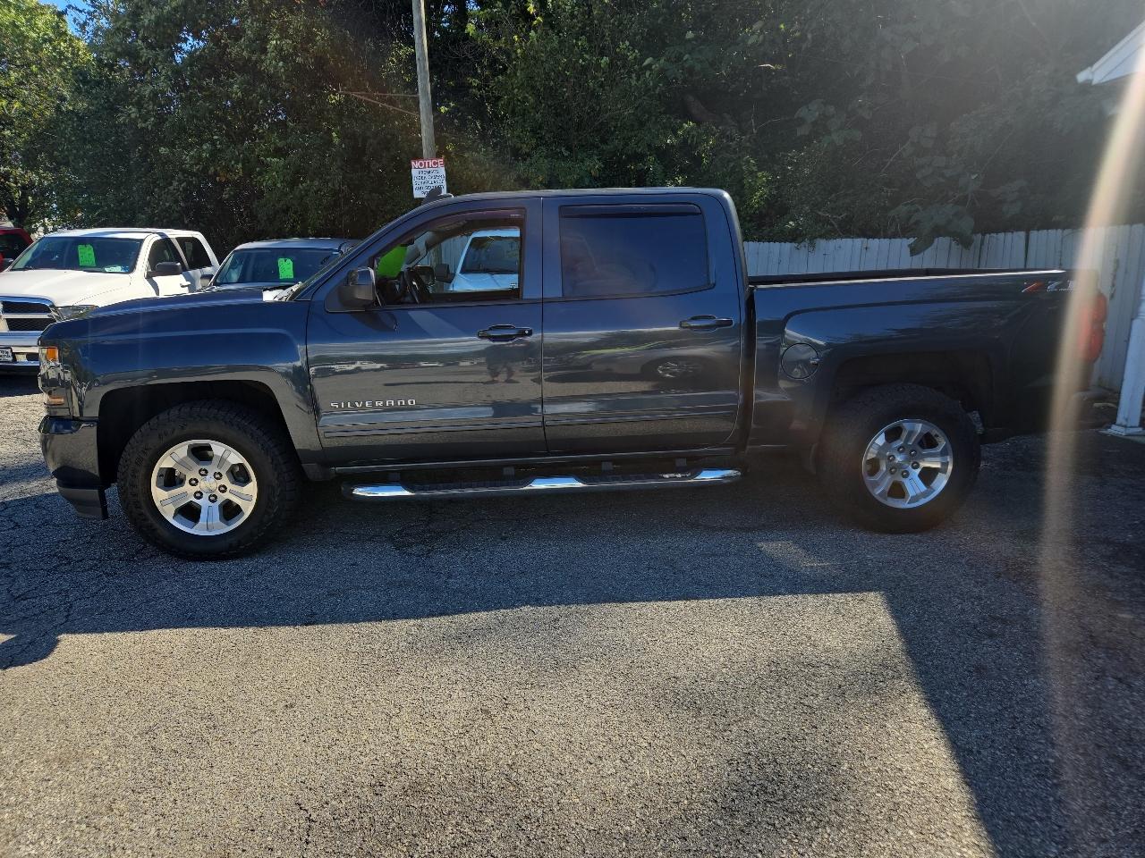 Chevrolet Silverado 1500 4WD Crew Cab 143.5" LT w/2LT 2018