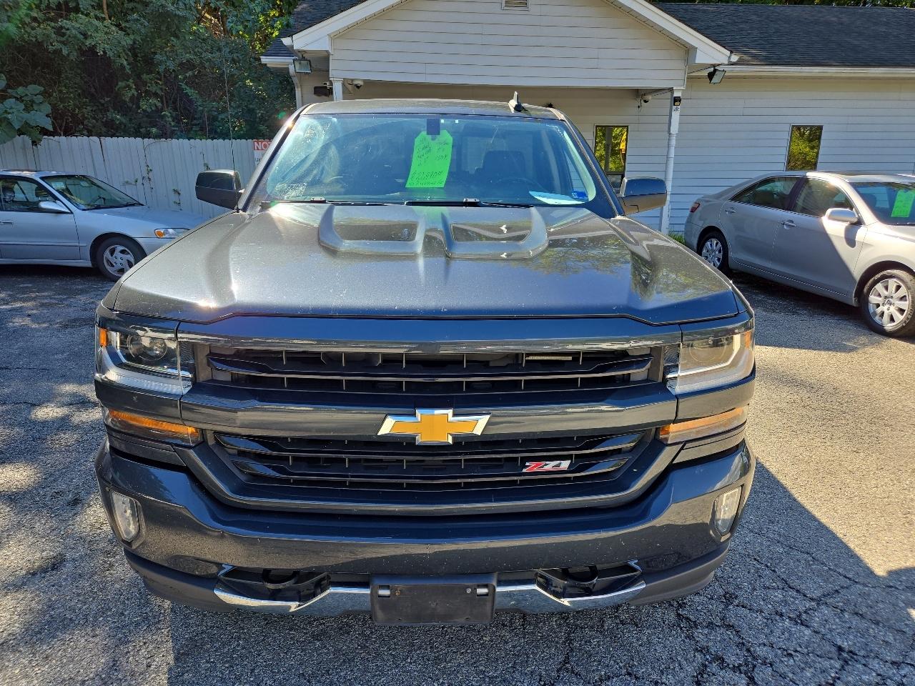 Chevrolet Silverado 1500 4WD Crew Cab 143.5" LT w/2LT 2018
