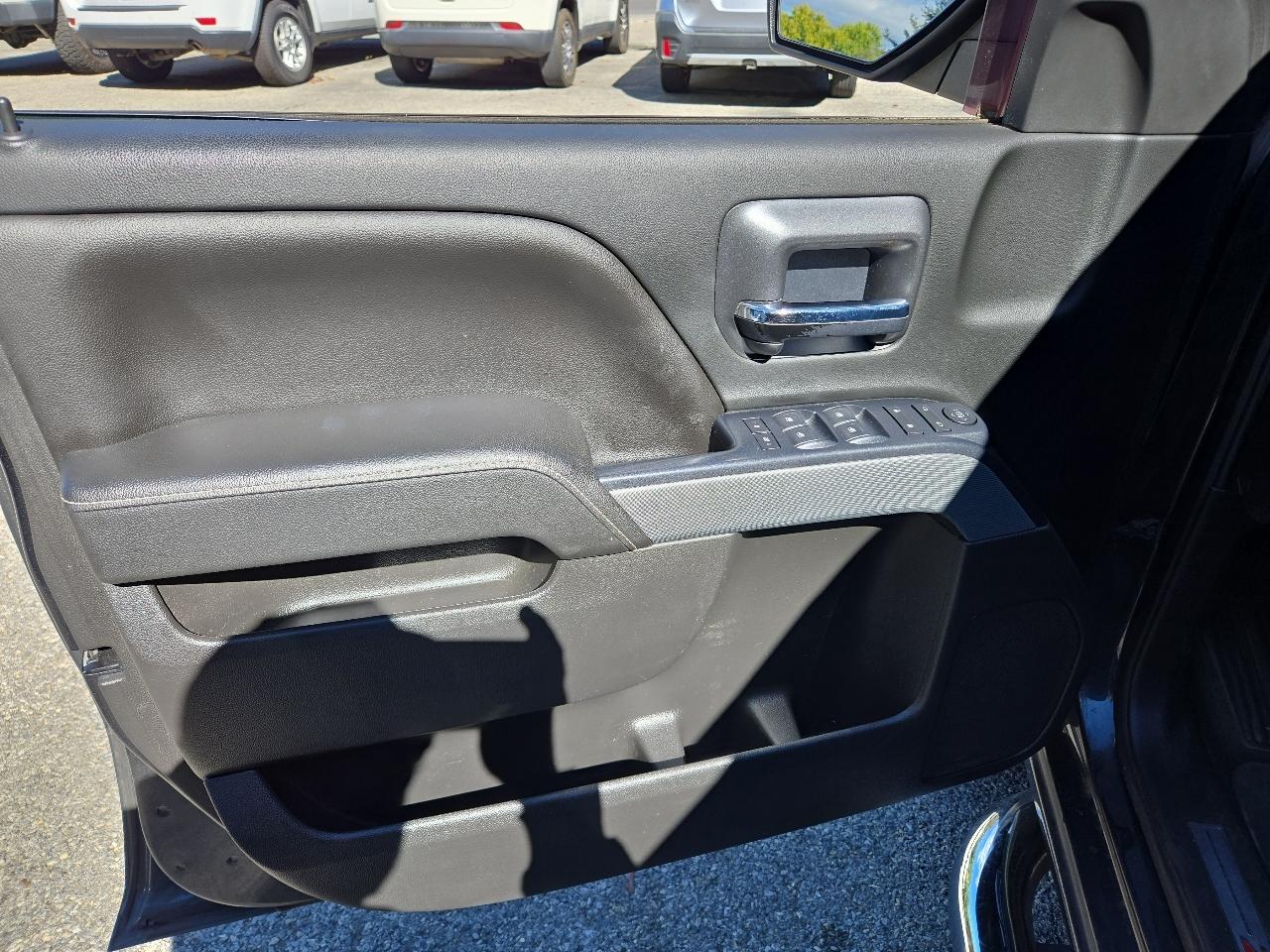 Chevrolet Silverado 1500 4WD Crew Cab 143.5" LT w/2LT 2018