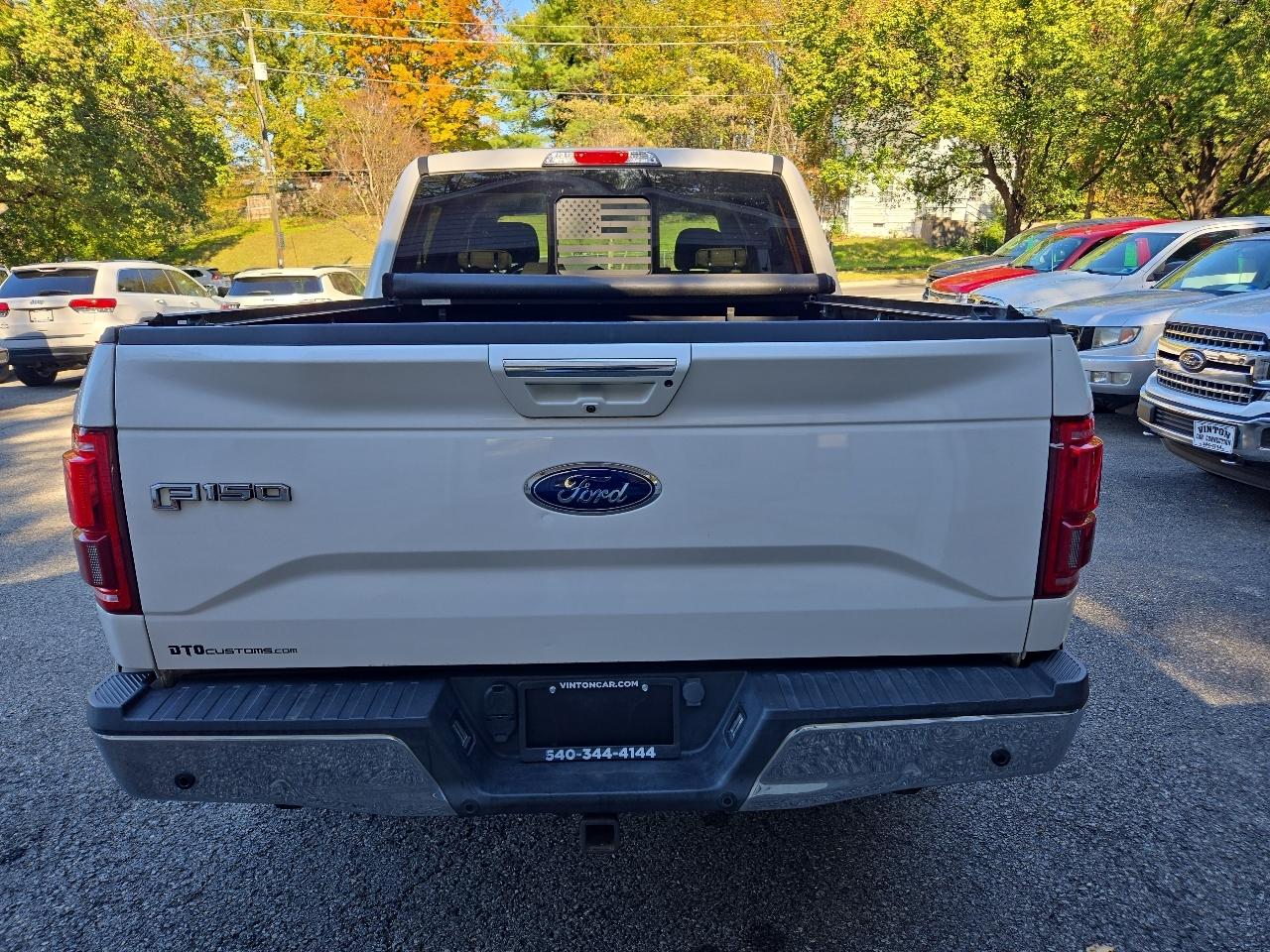 Ford F-150 4WD SuperCrew 145" Lariat 2015