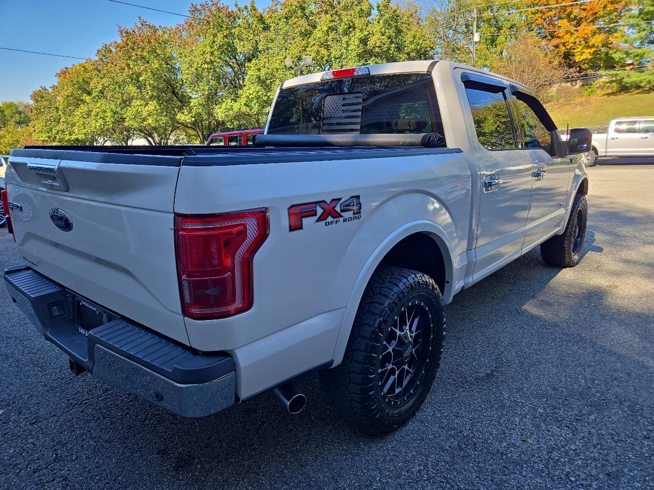 Ford F-150 4WD SuperCrew 145" Lariat 2015