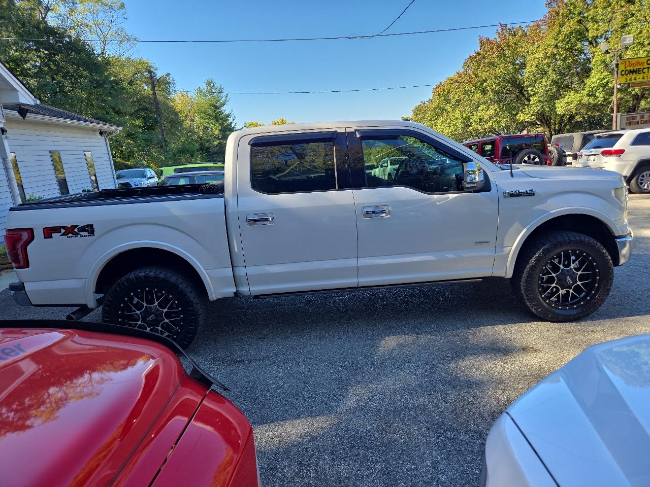 Ford F-150 4WD SuperCrew 145" Lariat 2015