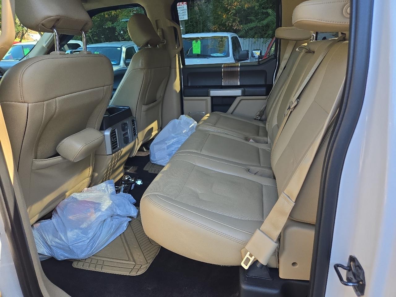 Ford F-150 4WD SuperCrew 145" Lariat 2015