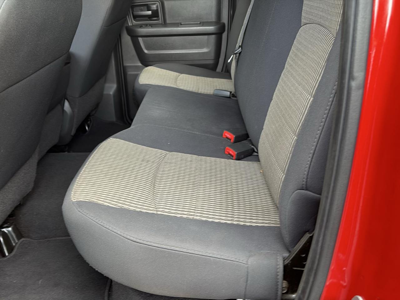 RAM 1500 2WD Quad Cab 140.5" Express 2012