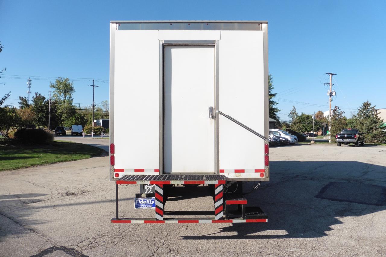 Mitsubishi Fuso FE  2015