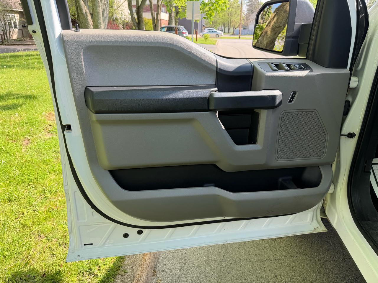 Ford F-150 4WD SuperCrew 145" XL 2020