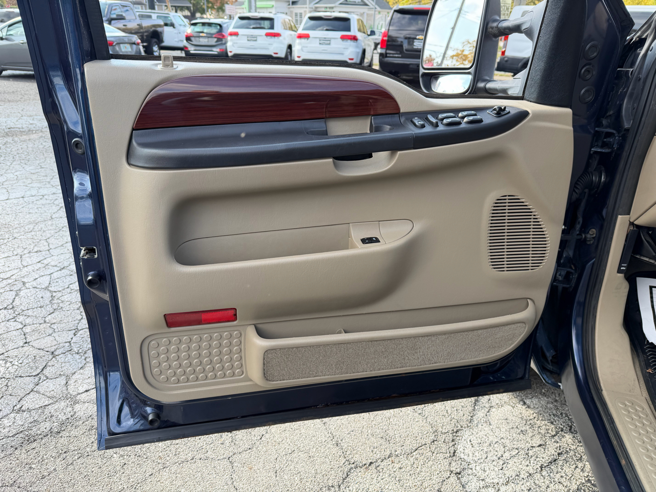 Ford Excursion 137" WB 6.0L Eddie Bauer 4WD 2005 Ford Excursion 137" WB 6.0L Eddie Bauer 4WD 2005