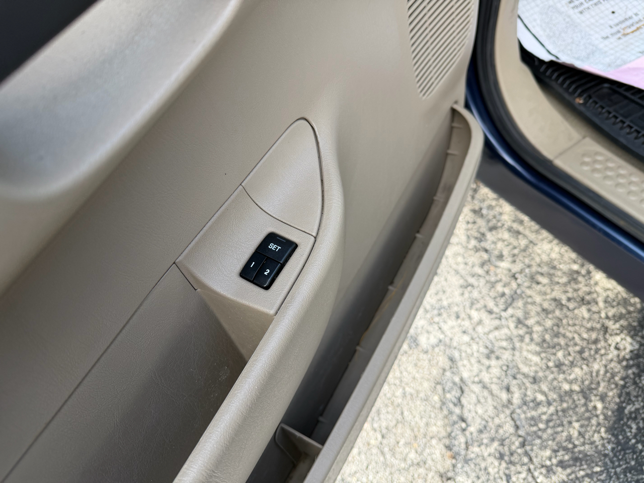 Ford Excursion 137" WB 6.0L Eddie Bauer 4WD 2005 Ford Excursion 137" WB 6.0L Eddie Bauer 4WD 2005