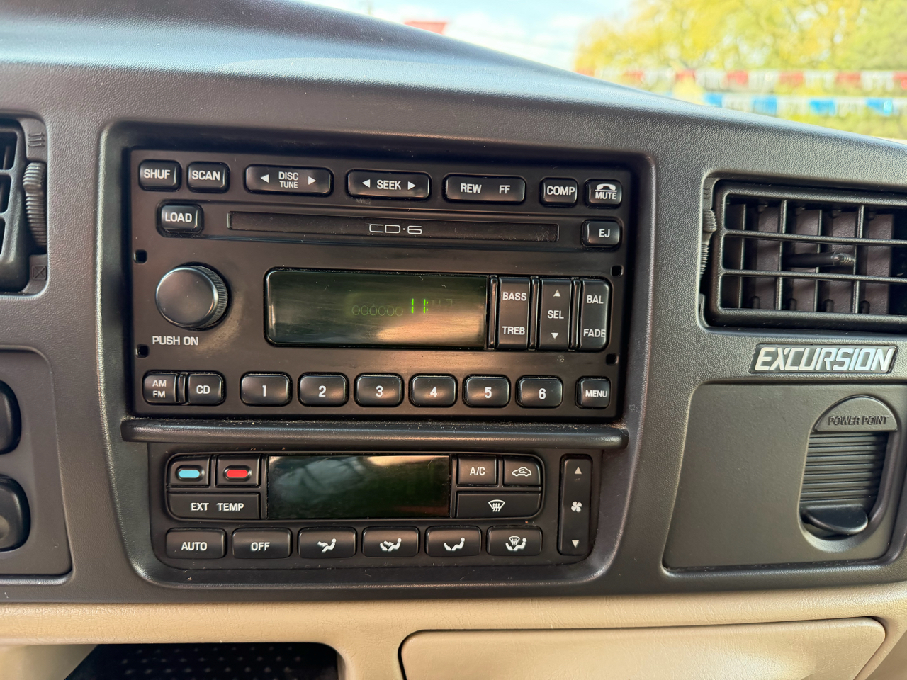 Ford Excursion 137" WB 6.0L Eddie Bauer 4WD 2005 Ford Excursion 137" WB 6.0L Eddie Bauer 4WD 2005