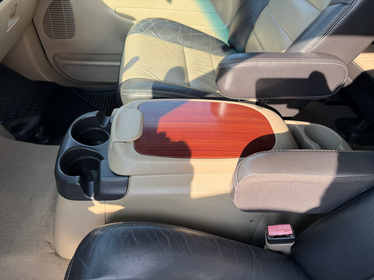 Ford Excursion 137" WB 6.0L Eddie Bauer 4WD 2005 Ford Excursion 137" WB 6.0L Eddie Bauer 4WD 2005