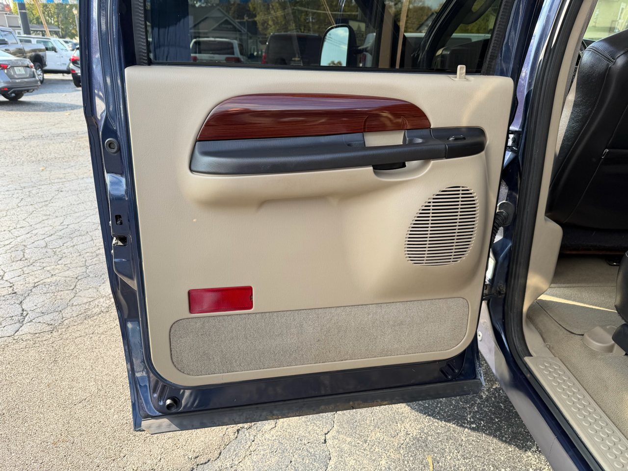 Ford Excursion 137" WB 6.0L Eddie Bauer 4WD 2005 Ford Excursion 137" WB 6.0L Eddie Bauer 4WD 2005