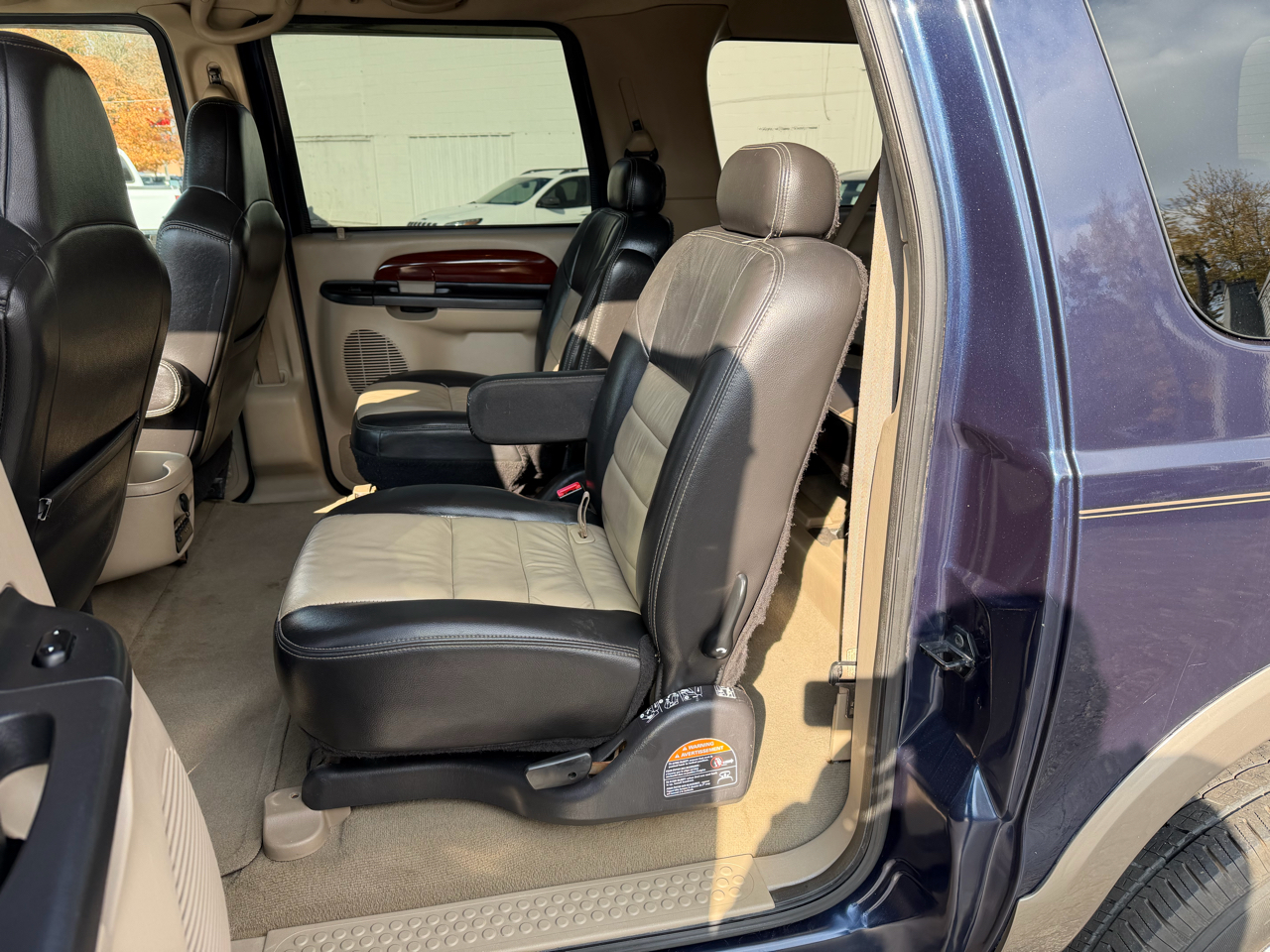 Ford Excursion 137" WB 6.0L Eddie Bauer 4WD 2005 Ford Excursion 137" WB 6.0L Eddie Bauer 4WD 2005