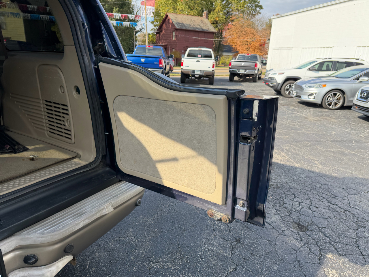 Ford Excursion 137" WB 6.0L Eddie Bauer 4WD 2005 Ford Excursion 137" WB 6.0L Eddie Bauer 4WD 2005