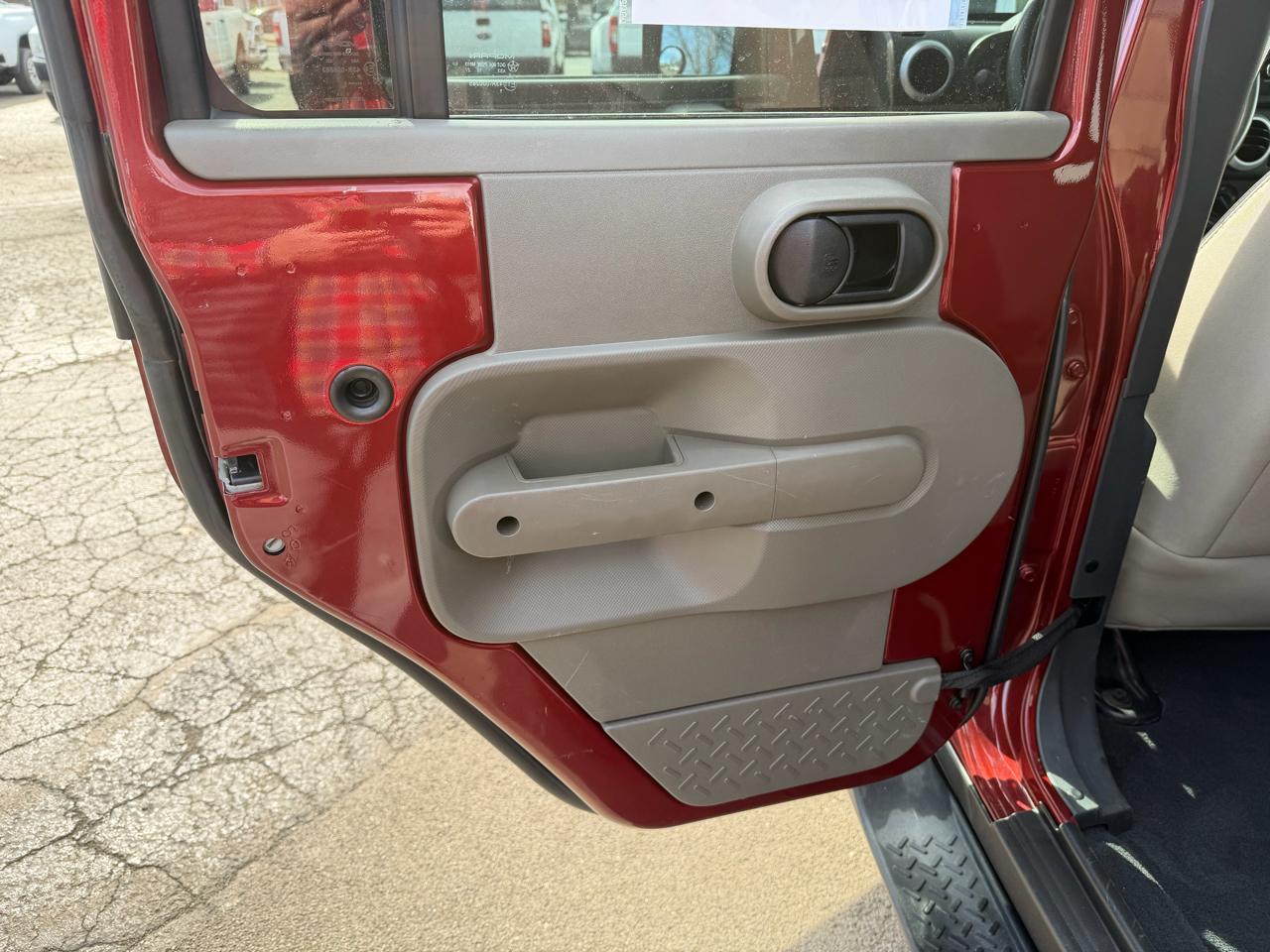 Jeep Wrangler Unlimited 4WD 4dr Sahara 2010