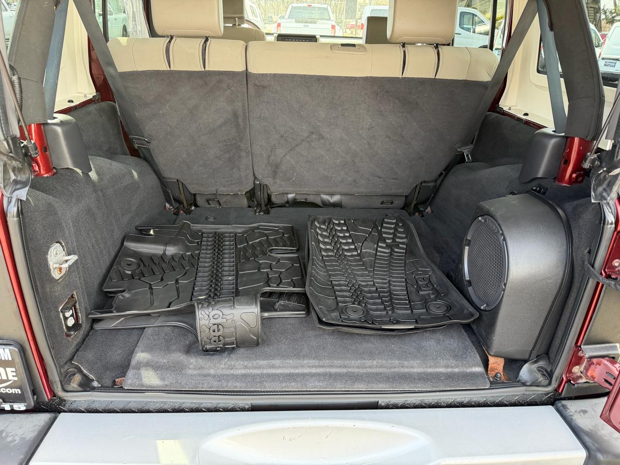 Jeep Wrangler Unlimited 4WD 4dr Sahara 2010