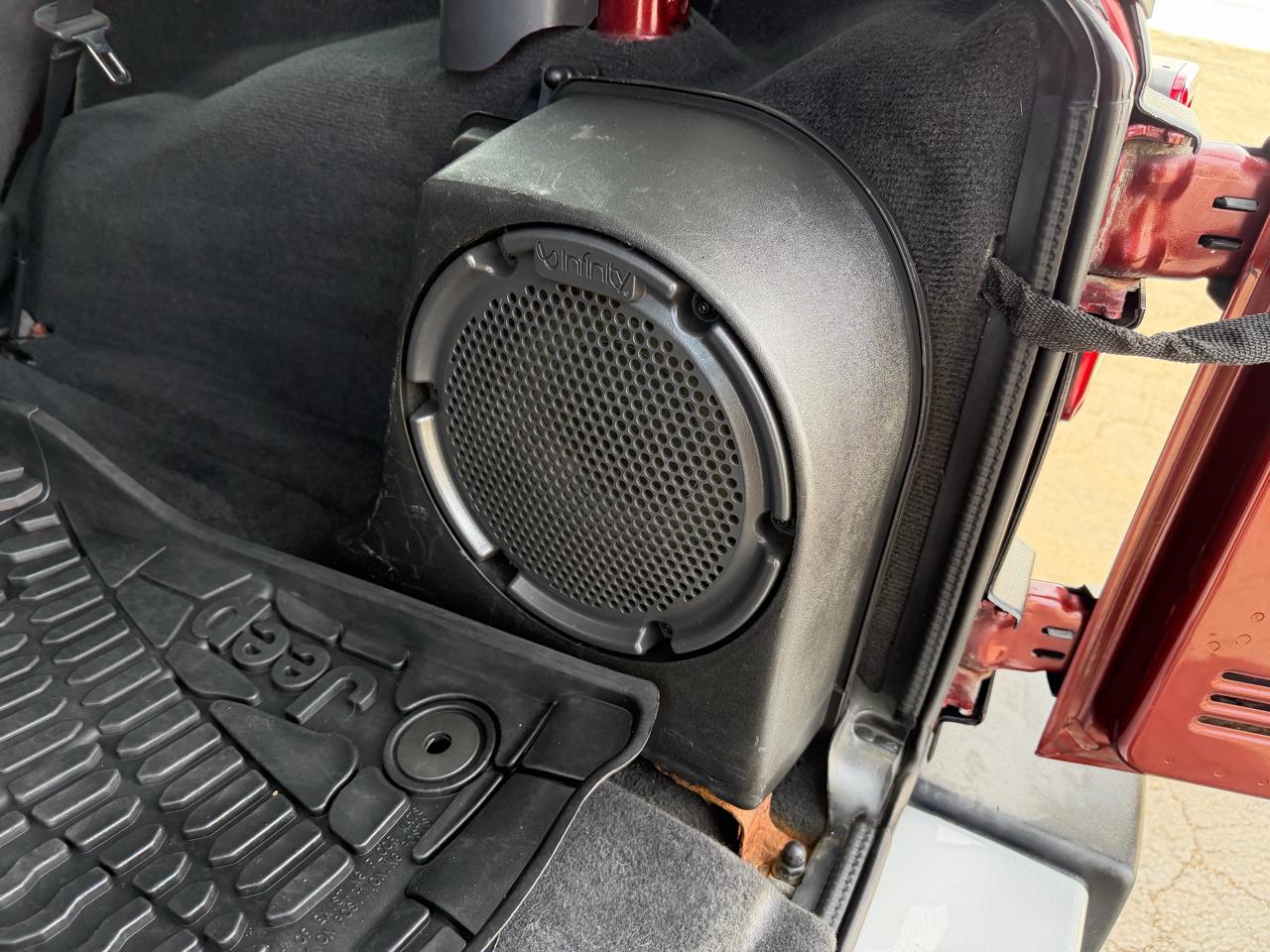 Jeep Wrangler Unlimited 4WD 4dr Sahara 2010