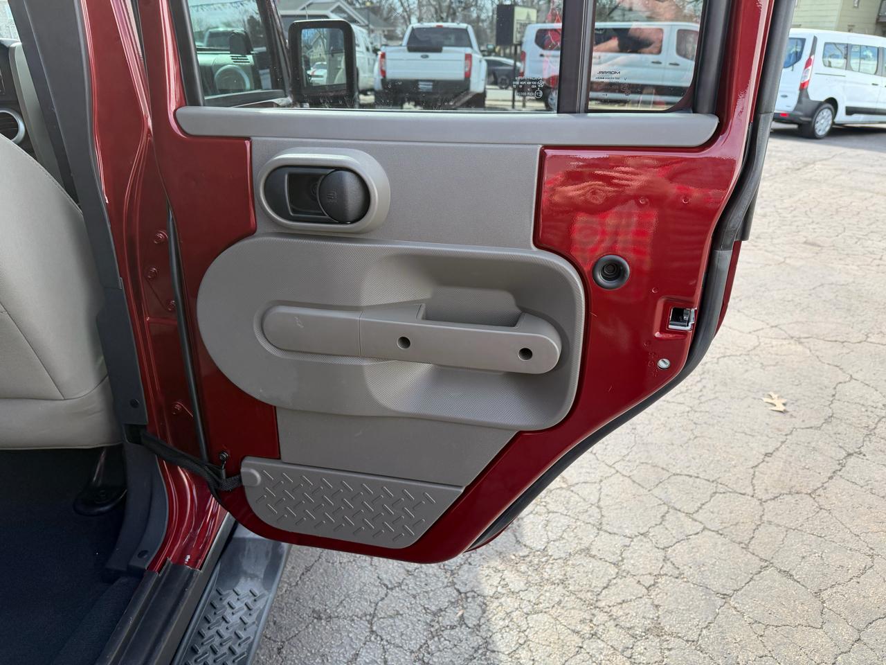 Jeep Wrangler Unlimited 4WD 4dr Sahara 2010