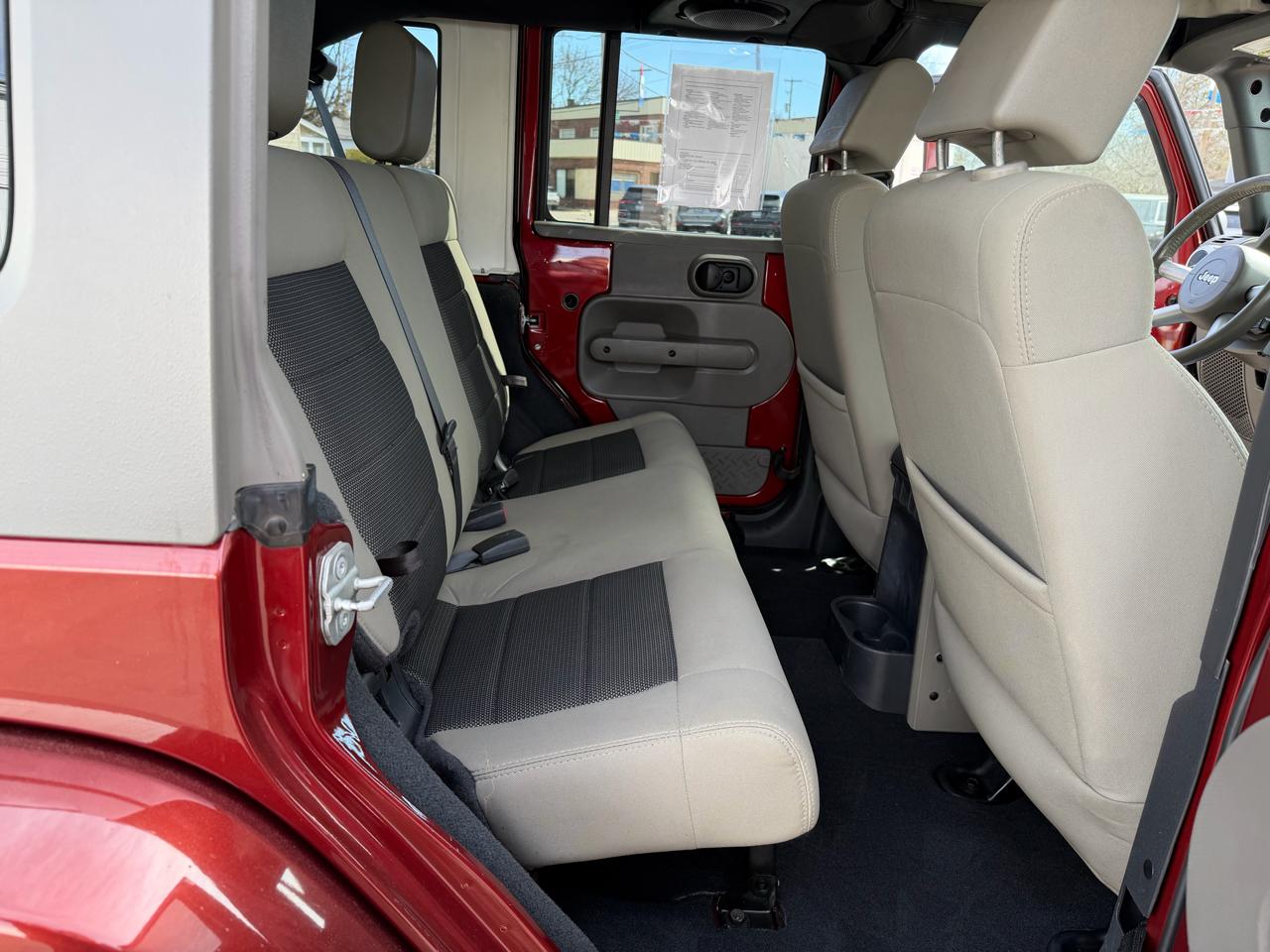 Jeep Wrangler Unlimited 4WD 4dr Sahara 2010