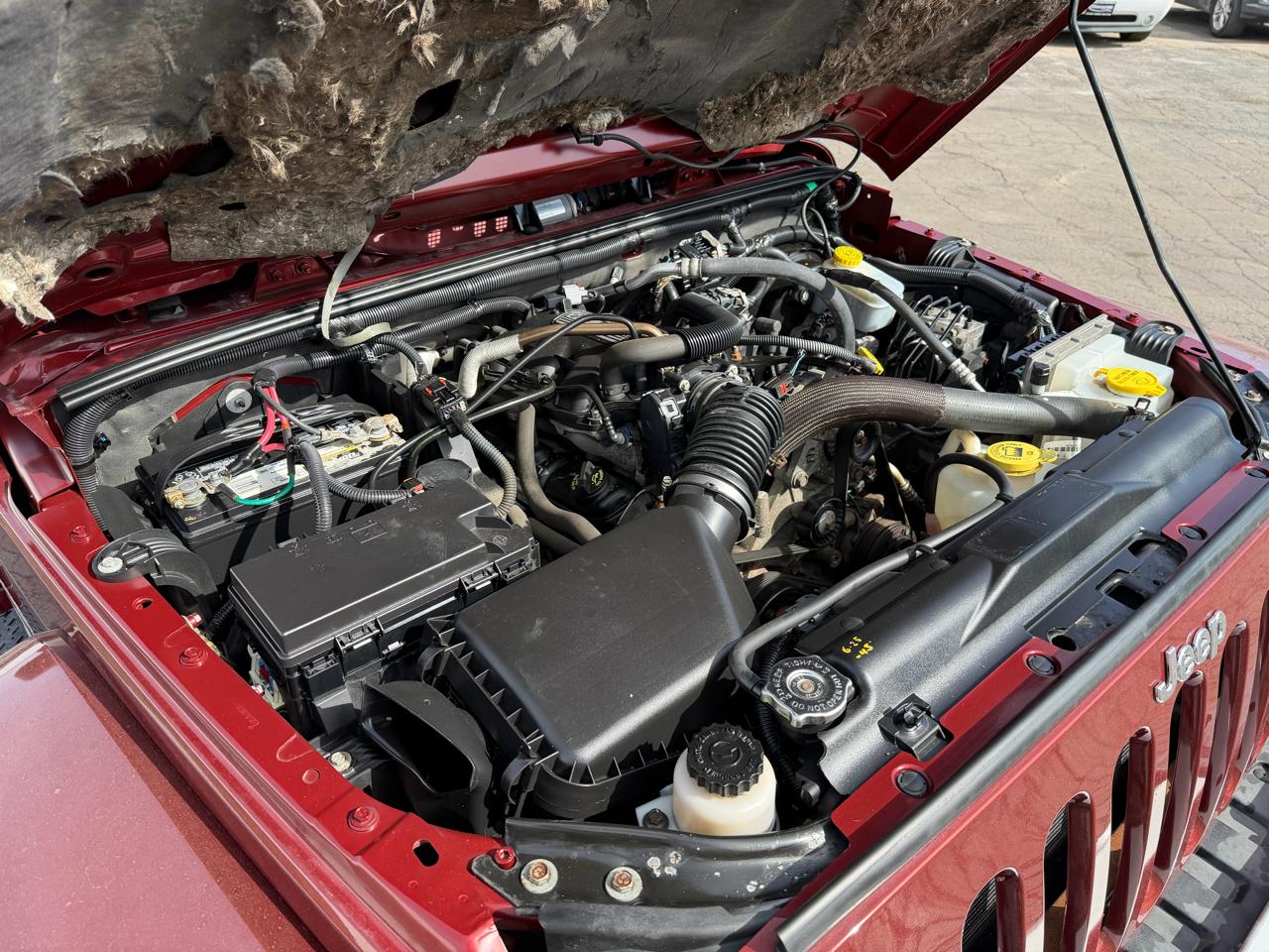 Jeep Wrangler Unlimited 4WD 4dr Sahara 2010