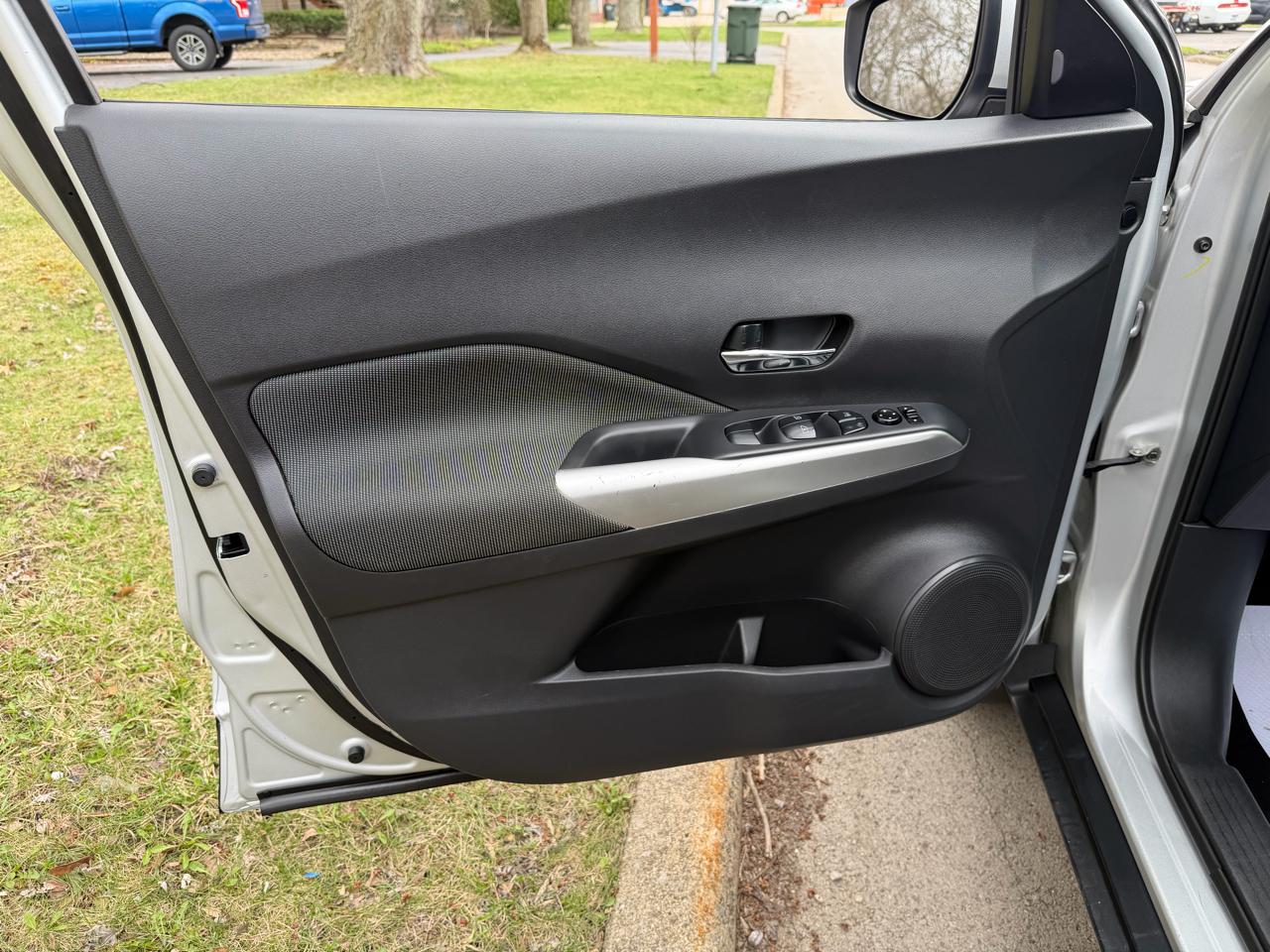 Nissan Kicks SV 4D SUV FWD 2019