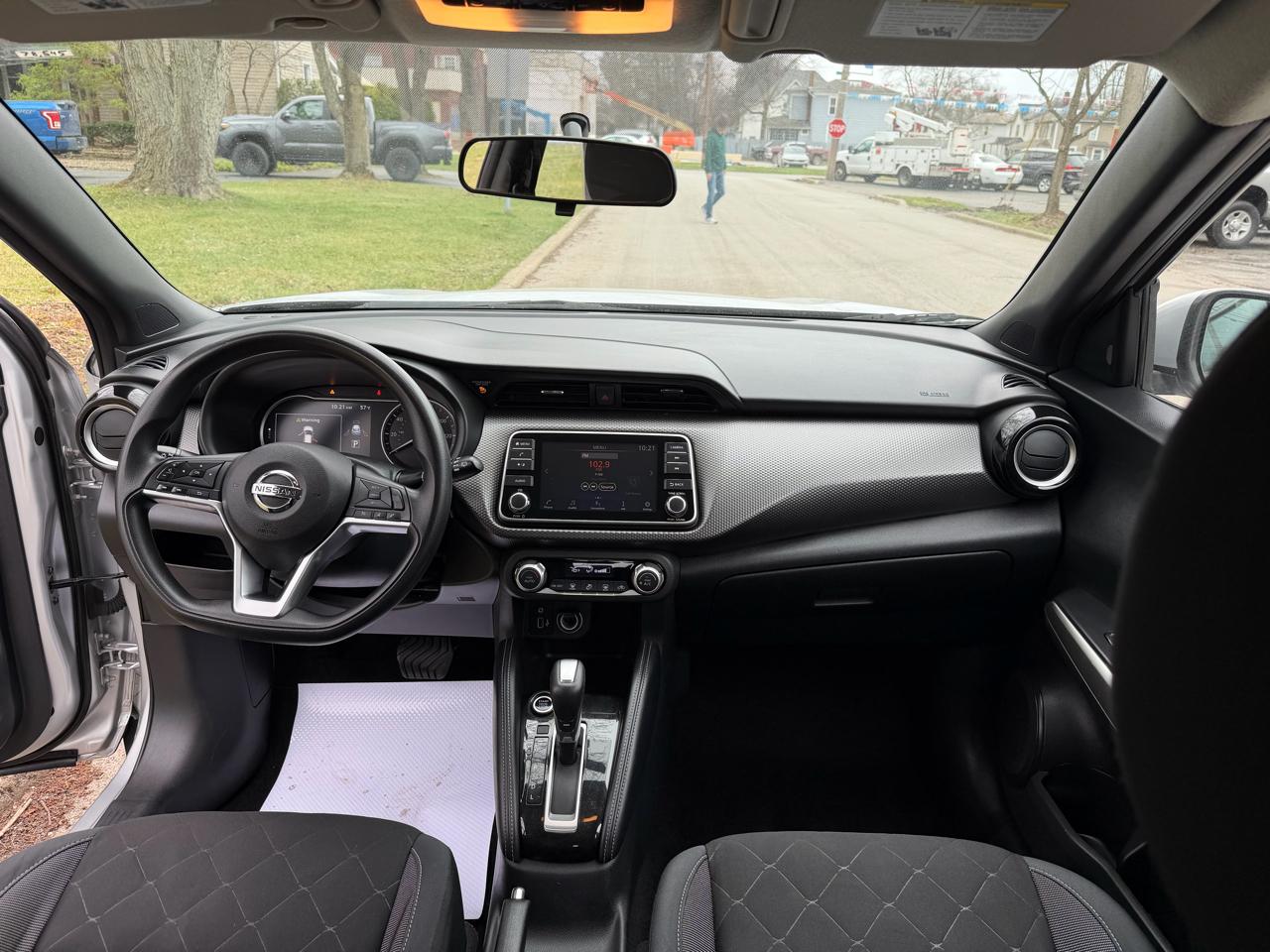 Nissan Kicks SV 4D SUV FWD 2019