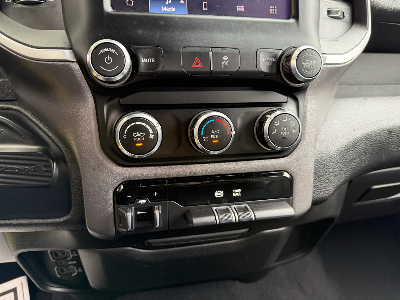 RAM 2500 4WD Crew Cab 169" Big Horn 2022 RAM 2500 4WD Crew Cab 169" Big Horn 2022