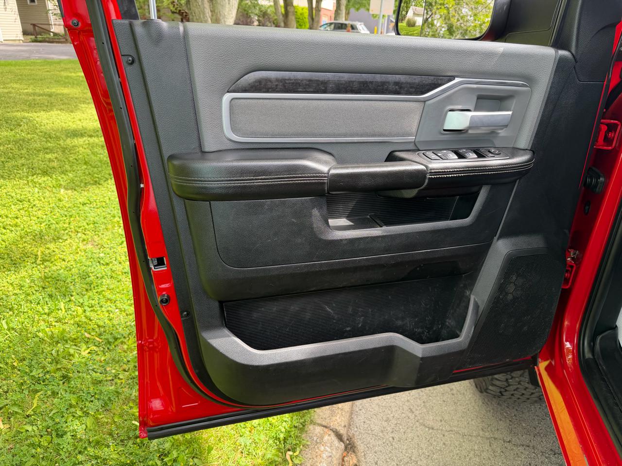 RAM 3500 Tradesman Crew Cab 4WD LWB 2021