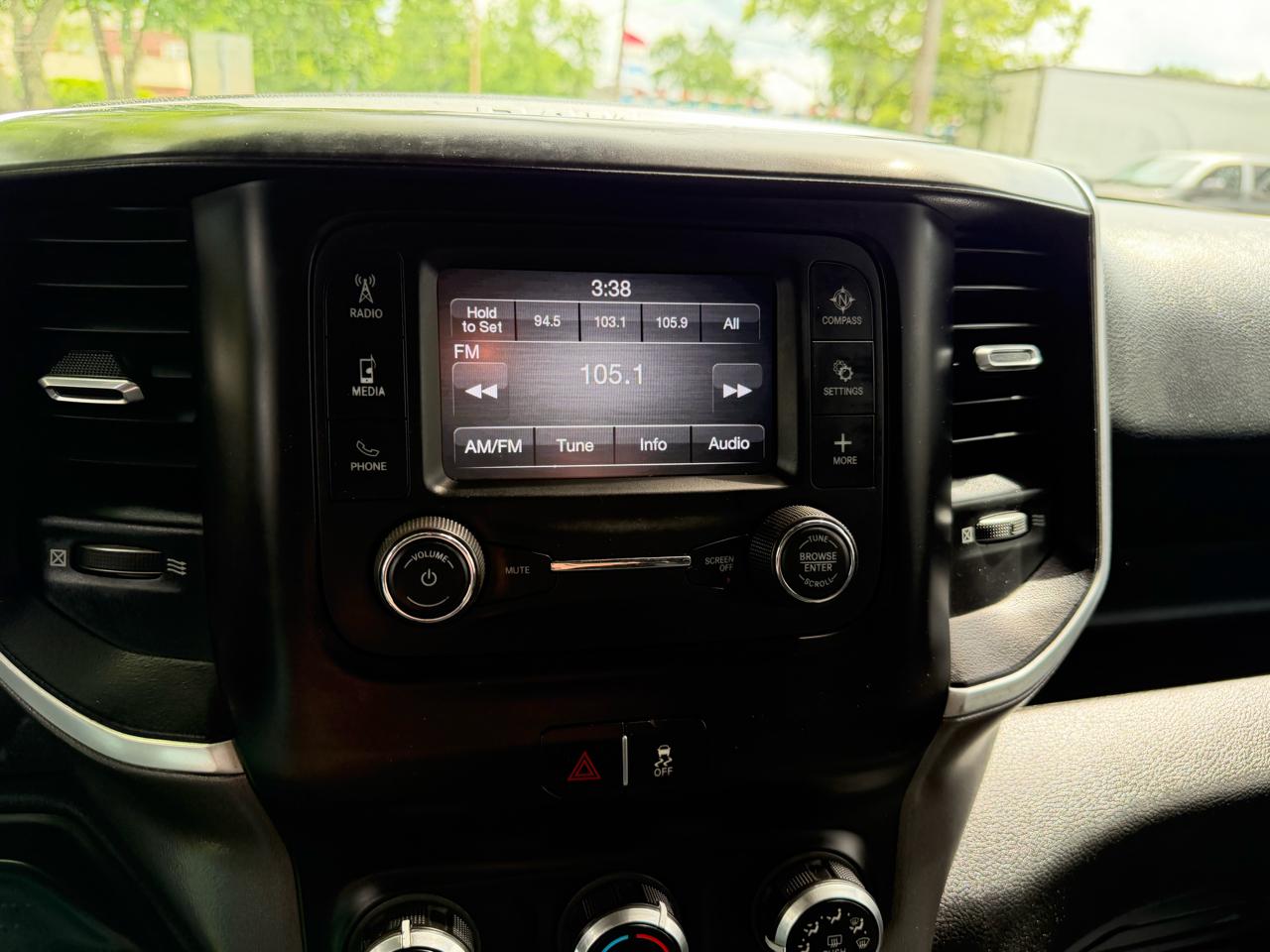 RAM 3500 Tradesman Crew Cab 4WD LWB 2021