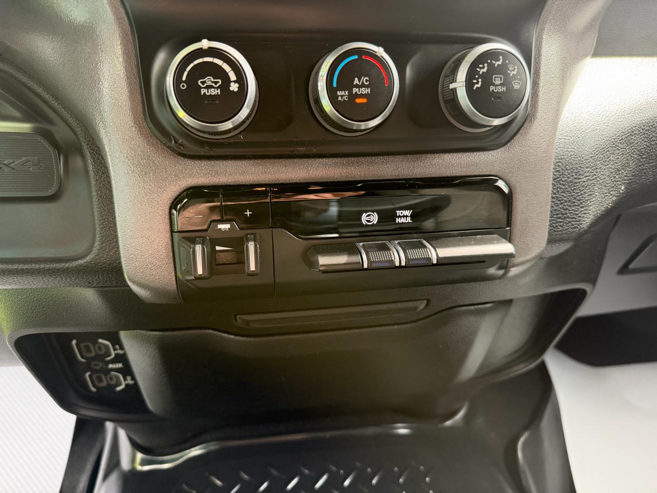 RAM 3500 Tradesman Crew Cab 4WD LWB 2021