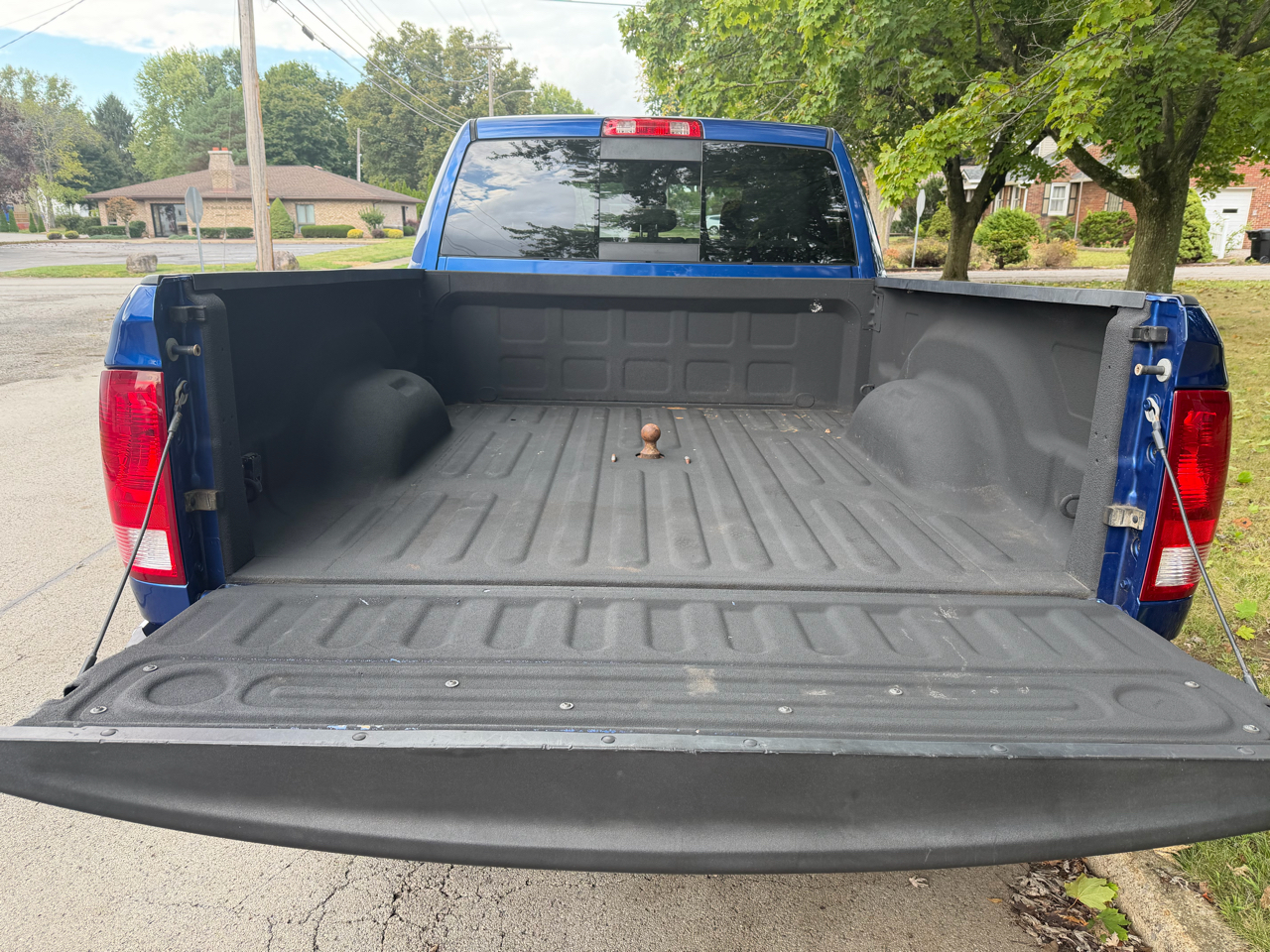 2016 Ram 3500 SLT photo 3