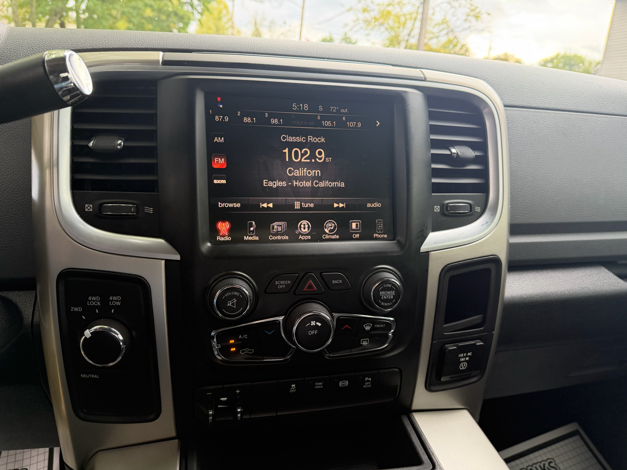 2016 Ram 3500 SLT photo 9