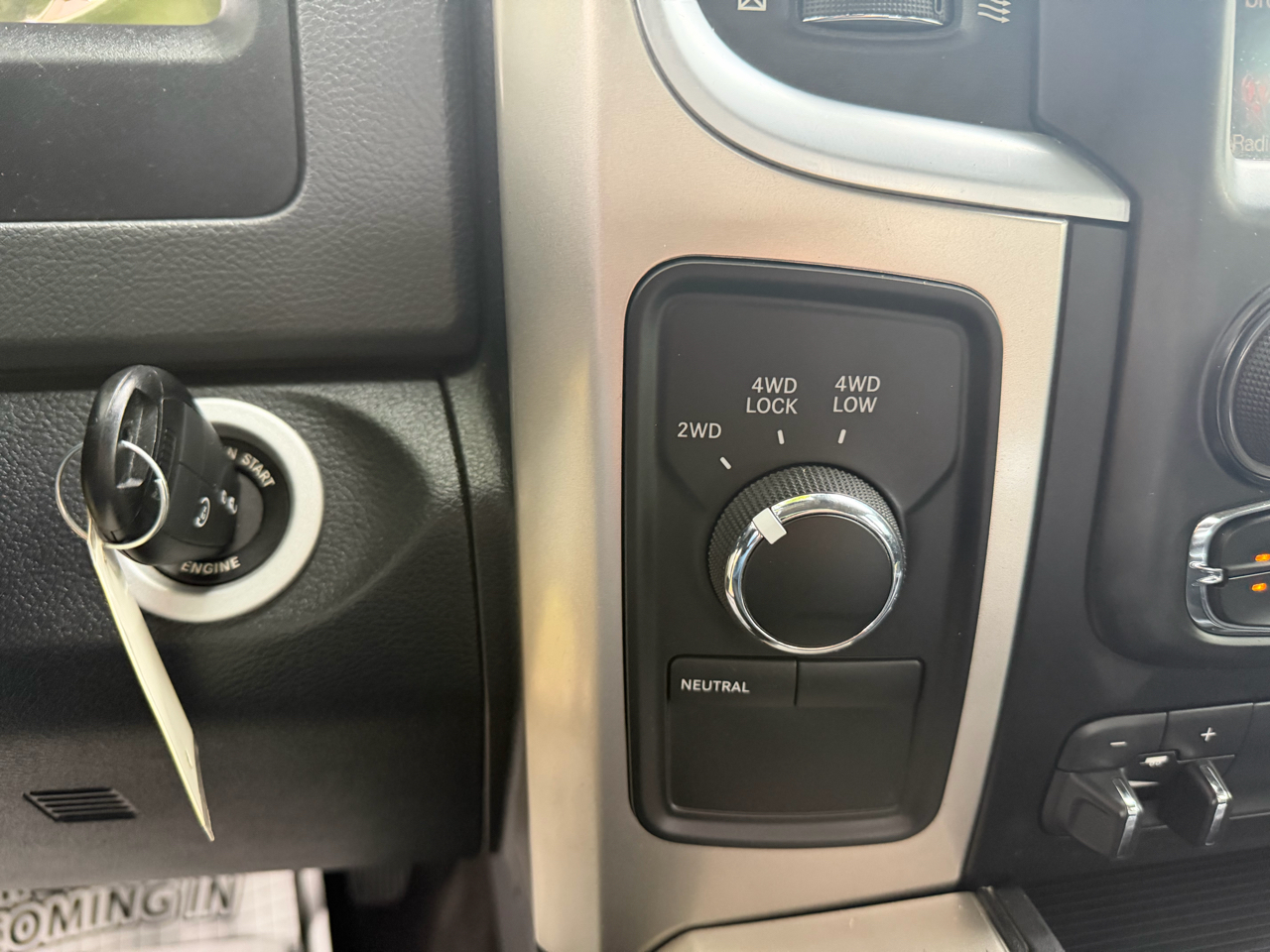 2016 Ram 3500 SLT photo 11