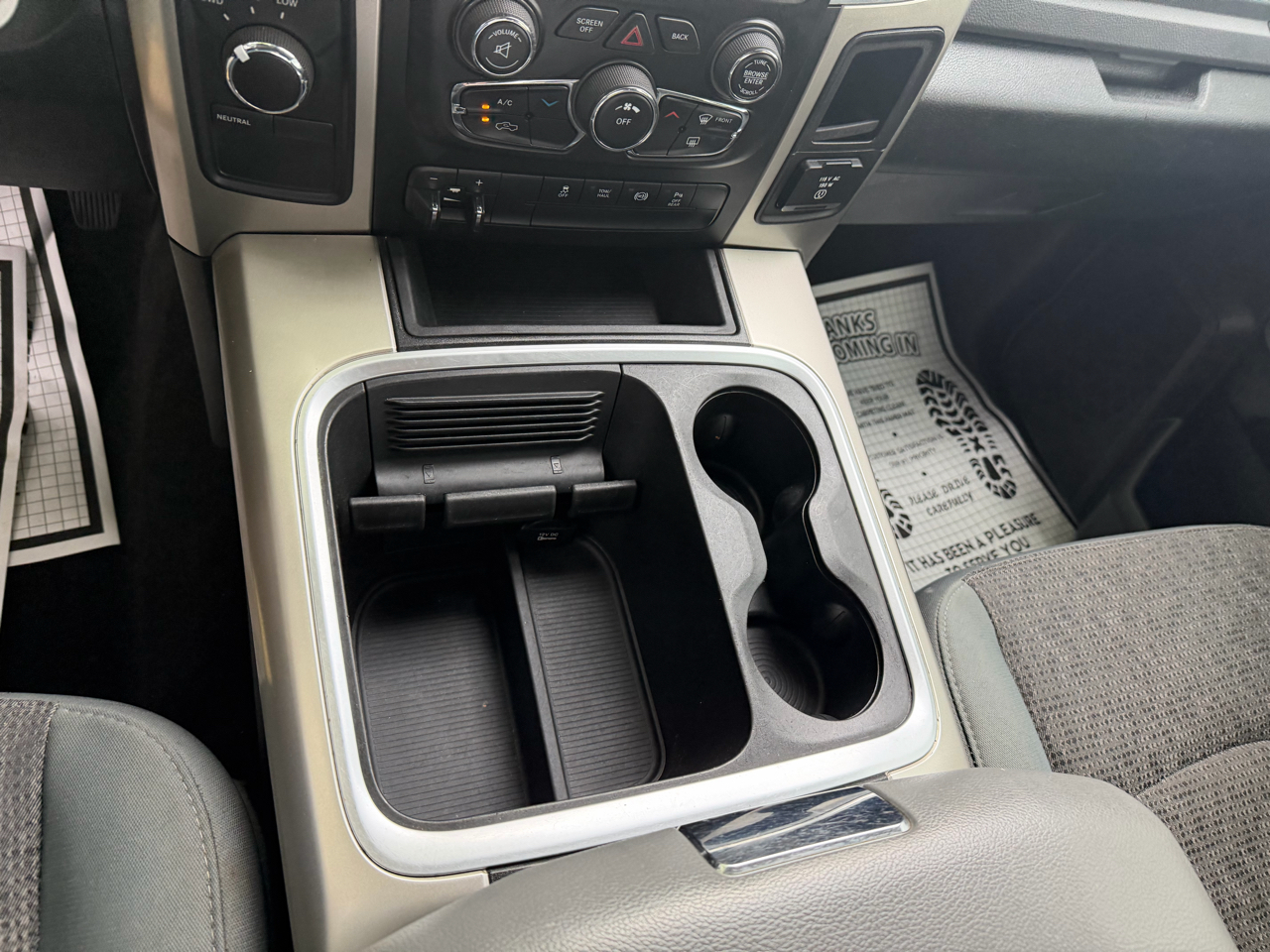 2016 Ram 3500 SLT photo 12