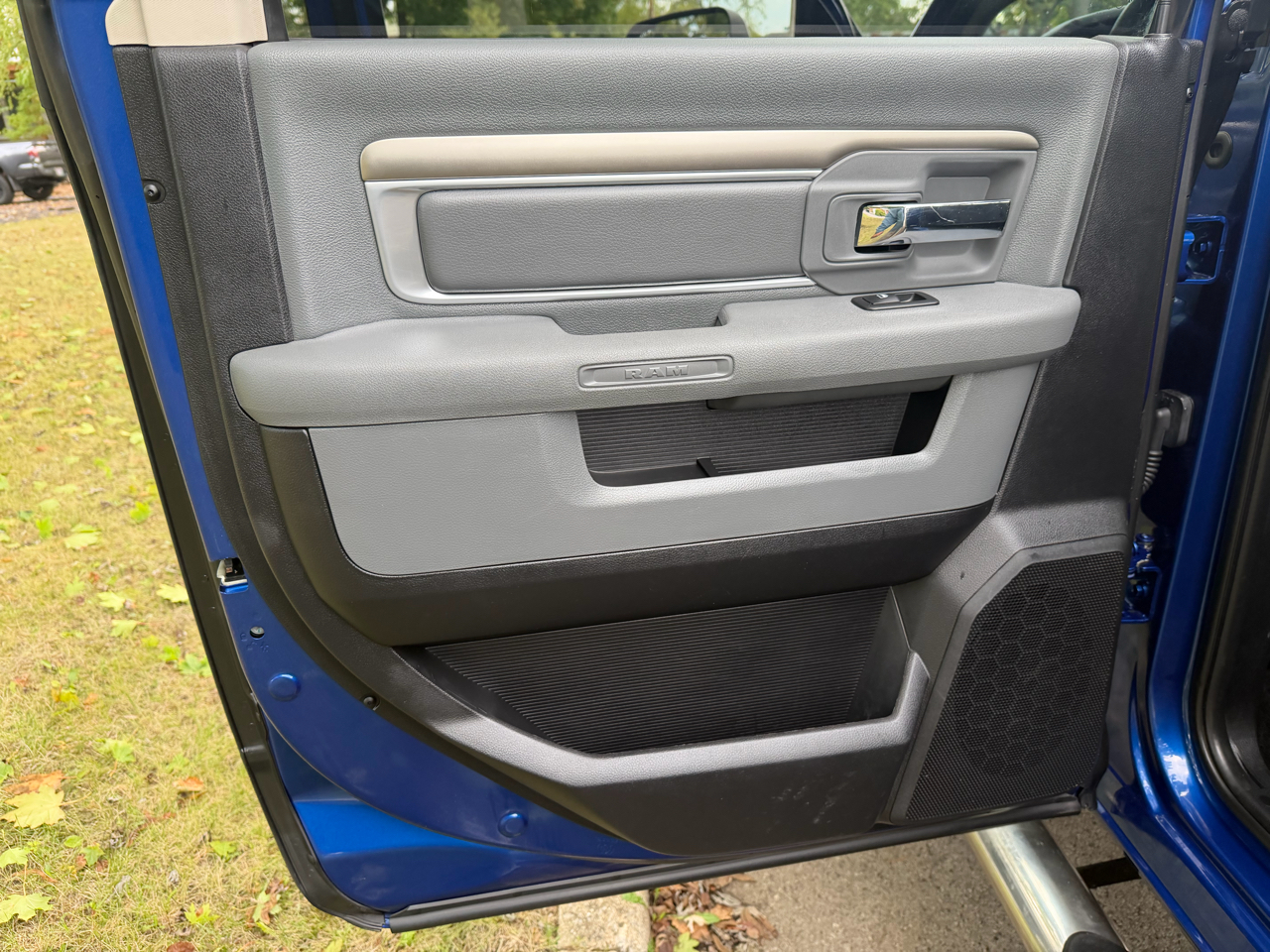 2016 Ram 3500 SLT photo 15