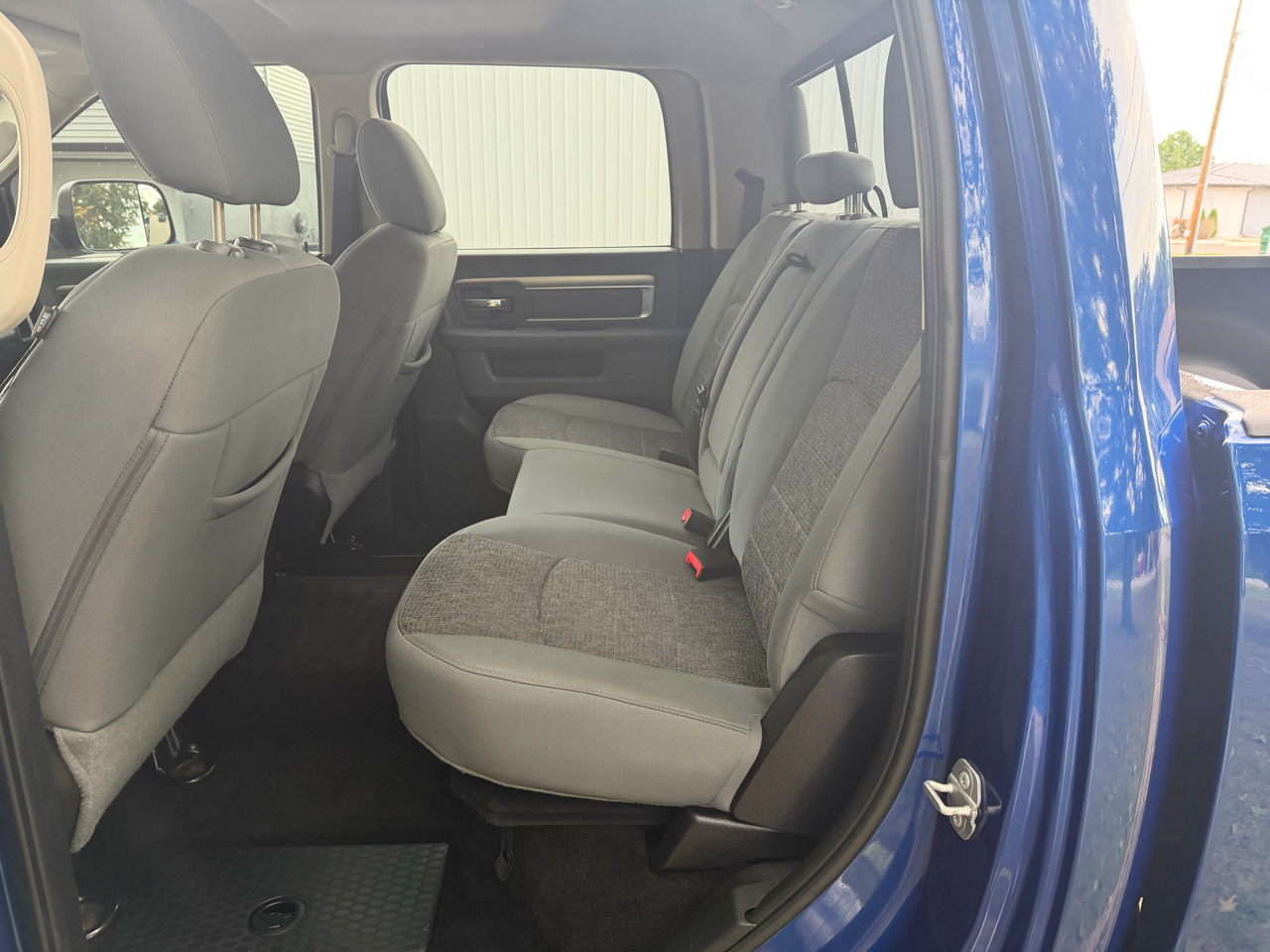 2016 Ram 3500 SLT photo 16
