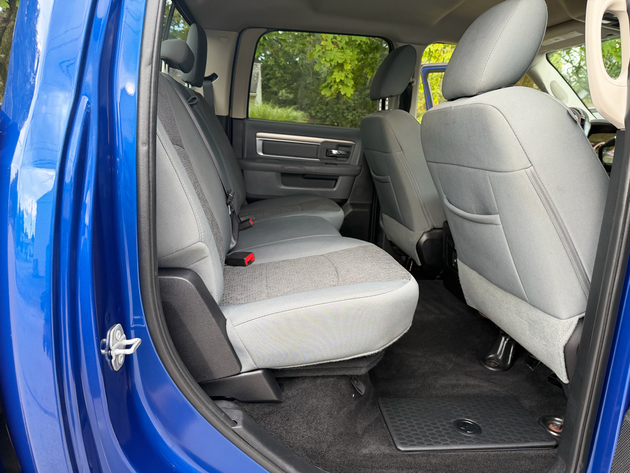 2016 Ram 3500 SLT photo 18