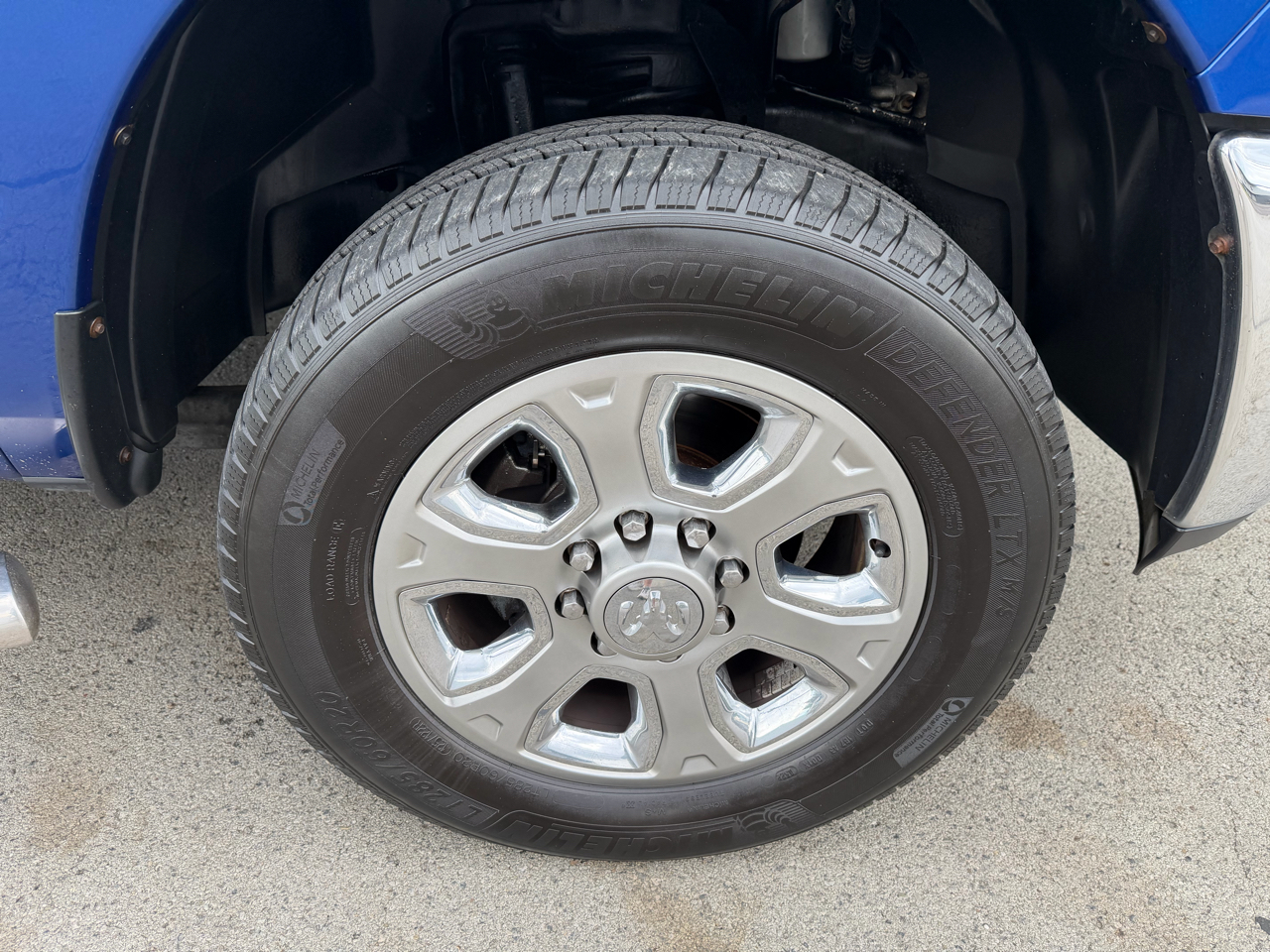 2016 Ram 3500 SLT photo 25