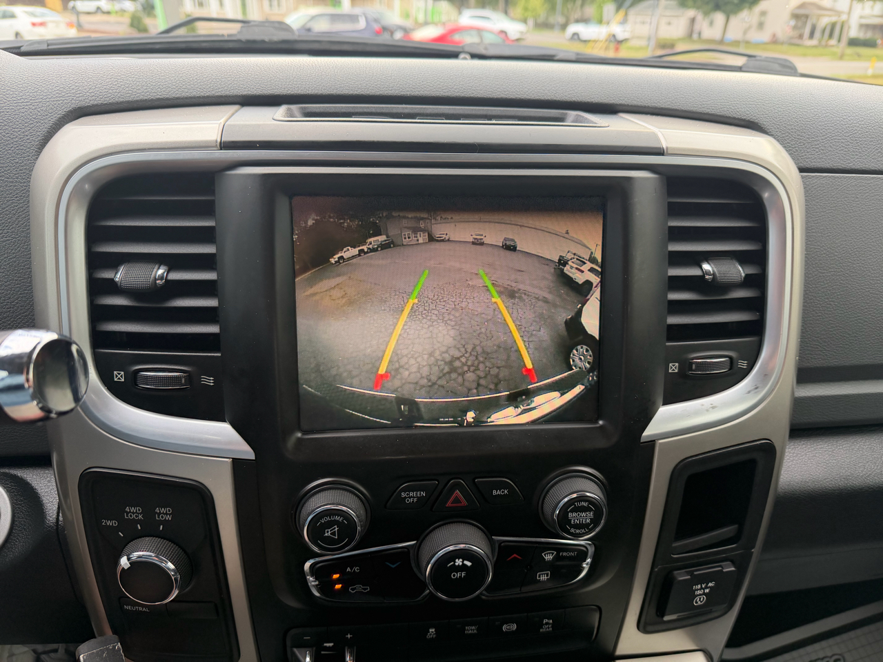 2016 Ram 3500 SLT photo 32
