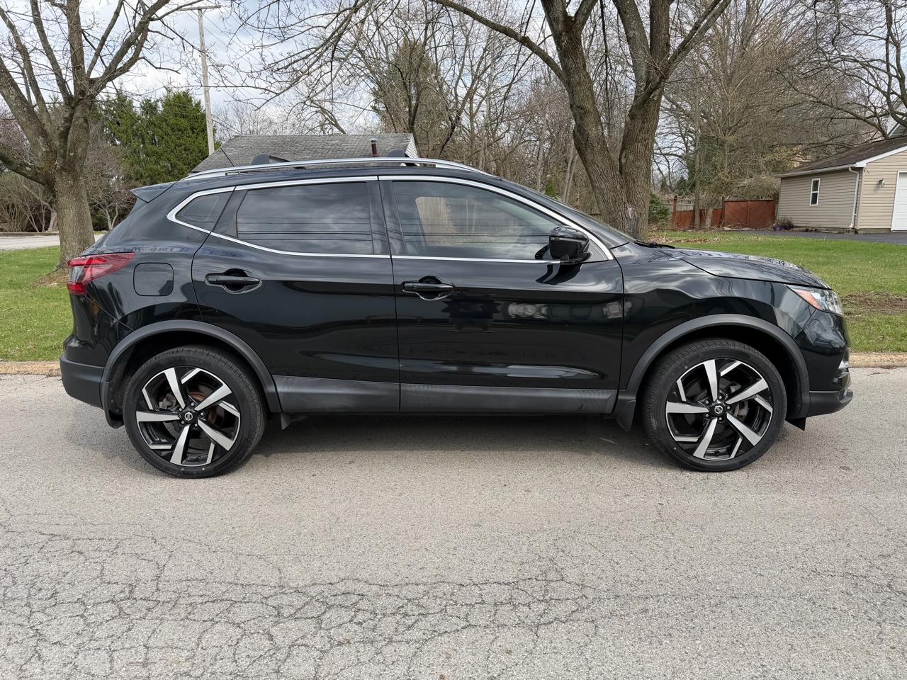 View vehicle photo 6