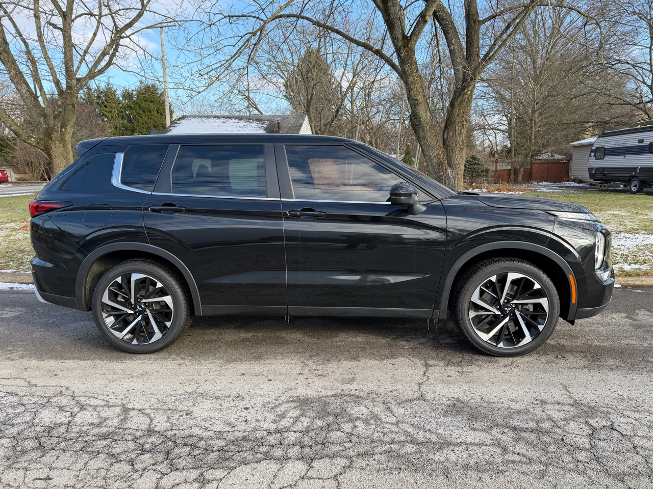 Mitsubishi Outlander SE 4D SUV AWD 2022