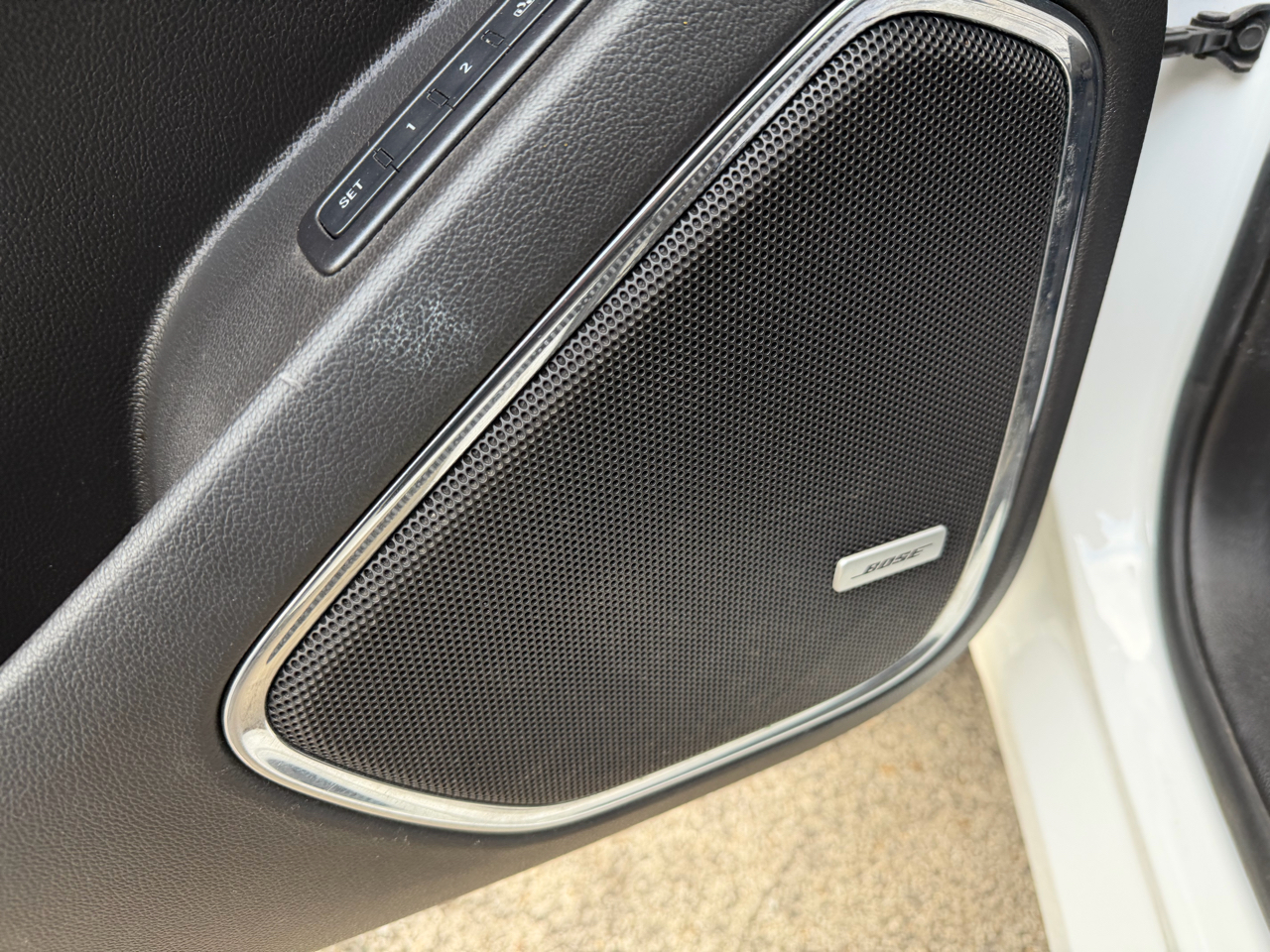 Chevrolet Tahoe 4WD 4dr 1500 LT w/1LT 2015 Chevrolet Tahoe 4WD 4dr 1500 LT w/1LT 2015