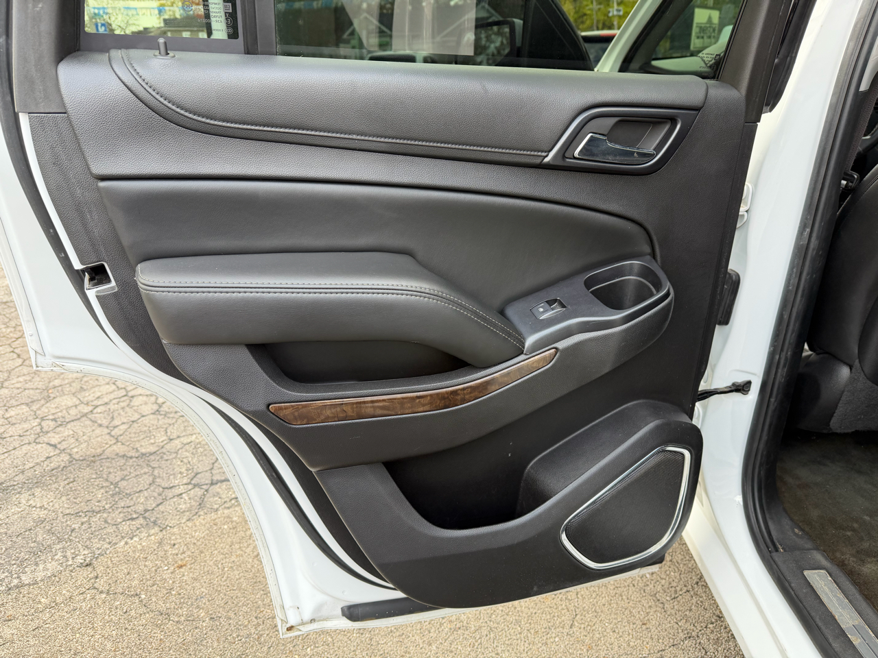 Chevrolet Tahoe 4WD 4dr 1500 LT w/1LT 2015 Chevrolet Tahoe 4WD 4dr 1500 LT w/1LT 2015