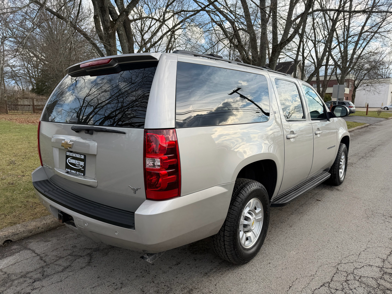 Chevrolet Suburban 2500 LT 4D SUV 4WD 2009