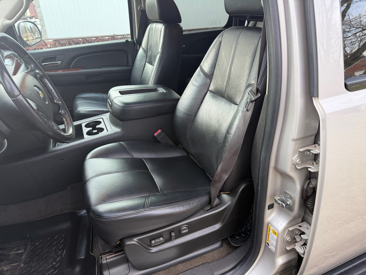 Chevrolet Suburban 2500 LT 4D SUV 4WD 2009