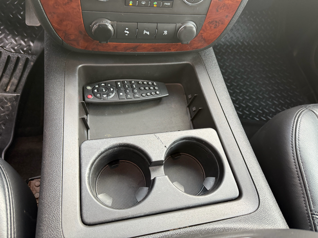 Chevrolet Suburban 2500 LT 4D SUV 4WD 2009