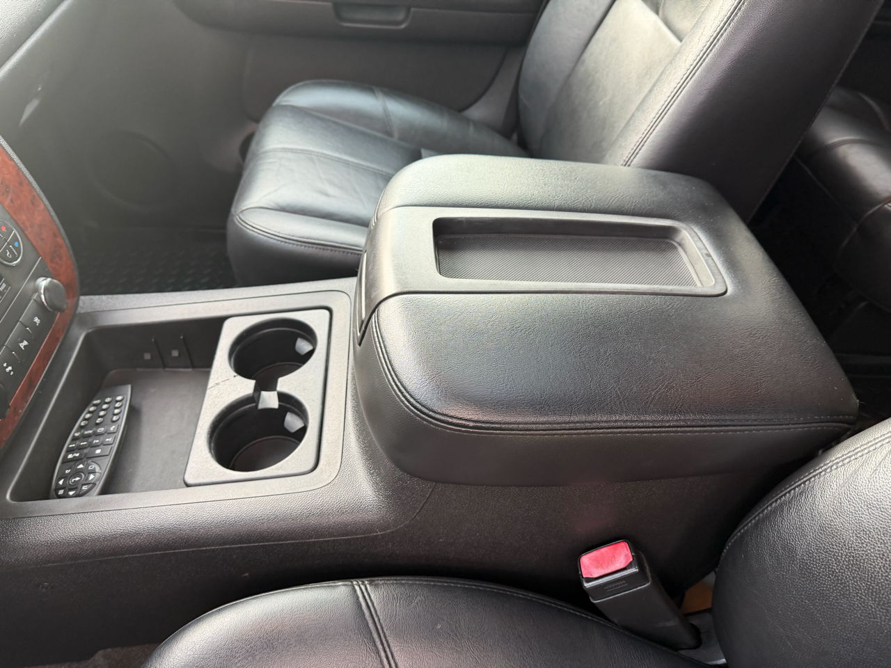 Chevrolet Suburban 2500 LT 4D SUV 4WD 2009