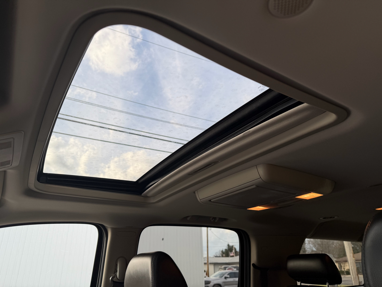 Chevrolet Suburban 2500 LT 4D SUV 4WD 2009