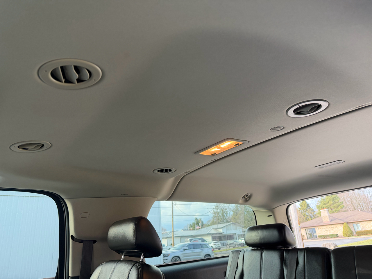 Chevrolet Suburban 2500 LT 4D SUV 4WD 2009